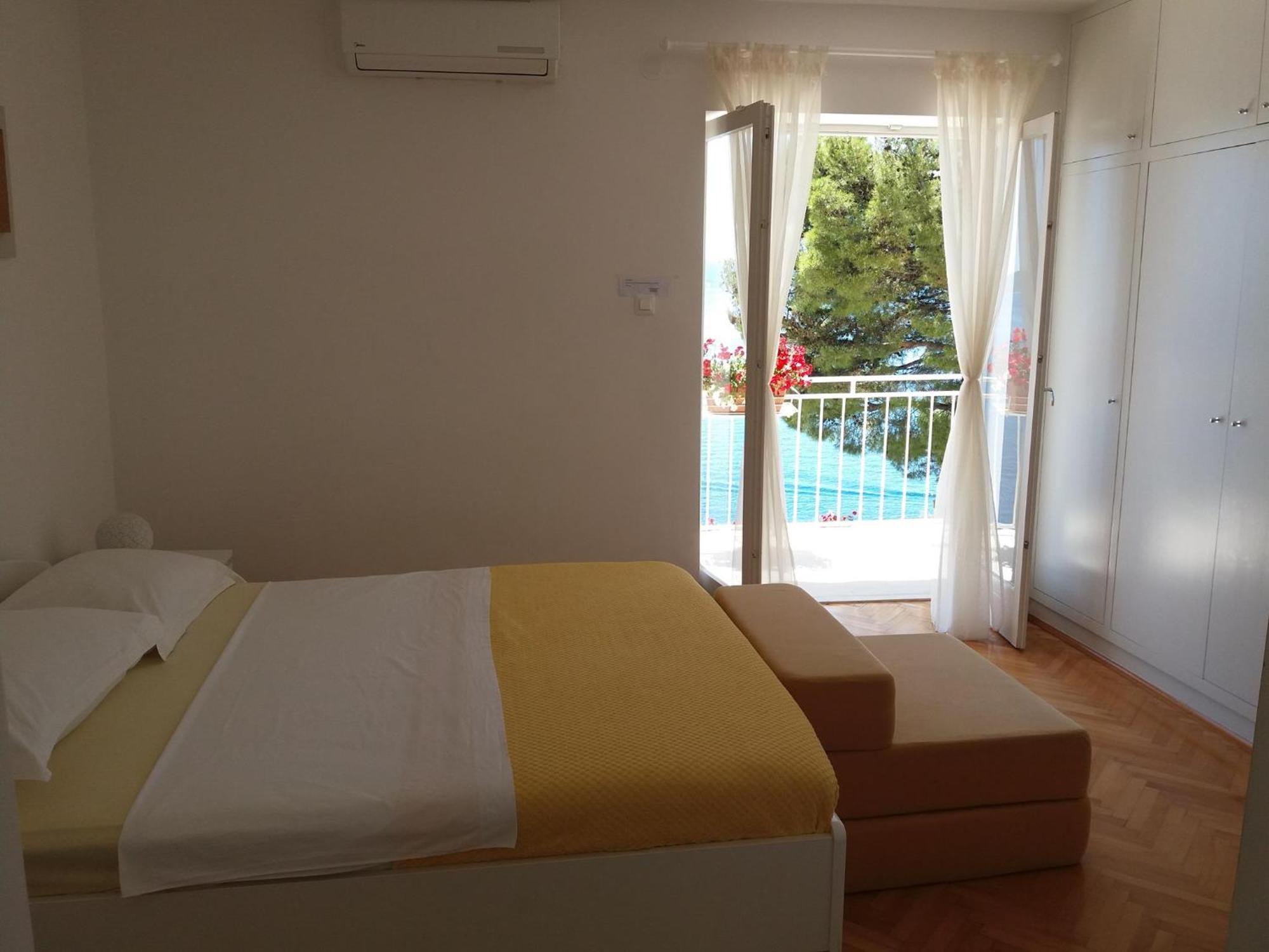 Apartments Jakovic Brela Rom bilde
