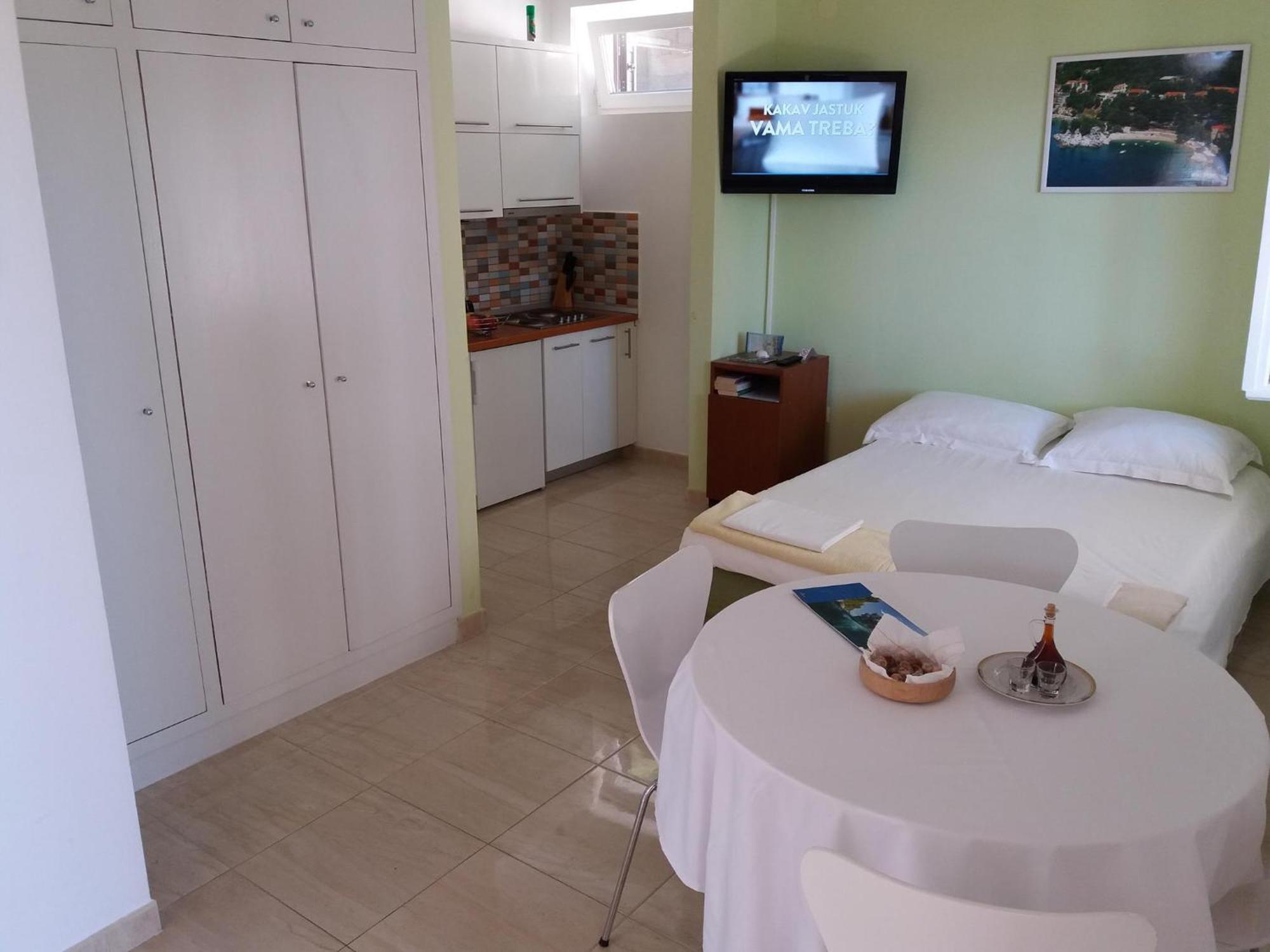 Apartments Jakovic Brela Rom bilde